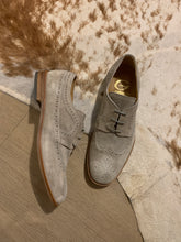 Afbeelding in Gallery-weergave laden, GALLUCCI veterschoen beige daim
