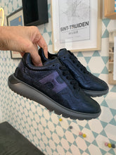 Afbeelding in Gallery-weergave laden, HOGAN runner donkerblauw glimmend
