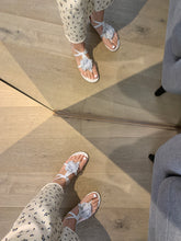 Afbeelding in Gallery-weergave laden, MONTELPARE sandaal bloem wit
