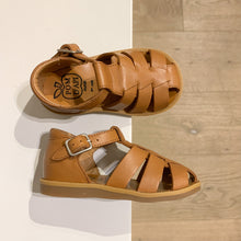 Afbeelding in Gallery-weergave laden, POM D&#39;API mini gesloten sandaal cognac
