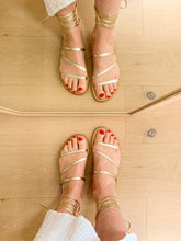 Afbeelding in Gallery-weergave laden, FLO sandaal goud knooplint
