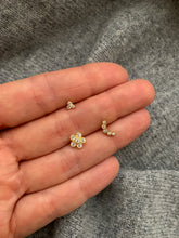 Afbeelding in Gallery-weergave laden, OORBEL strass bloem 5
