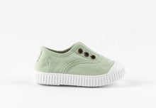 Afbeelding in Gallery-weergave laden, VICTORIA slip-on wasabi
