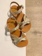 Afbeelding in Gallery-weergave laden, POM D&#39;API blaadjessandaal goud
