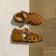 Afbeelding in Gallery-weergave laden, OCRA gesloten sandaal cognac
