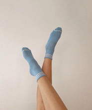 Afbeelding in Gallery-weergave laden, LE BON SHOPPE girlfriend socks parisian blue

