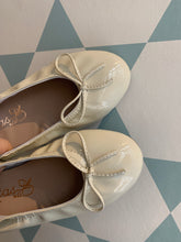 Afbeelding in Gallery-weergave laden, ELI ballerina ecru lak
