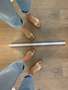 FLO slipper goud vlechtjes