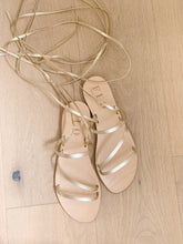 Afbeelding in Gallery-weergave laden, FLO sandaal goud knooplint
