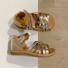 Afbeelding in Gallery-weergave laden, POM D&#39;API mini sandaal metallic
