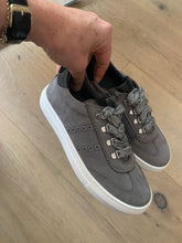 Afbeelding in Gallery-weergave laden, TRIBOO sneaker grijze nubuck
