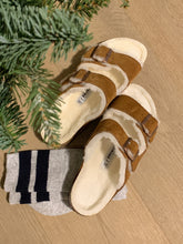 Afbeelding in Gallery-weergave laden, BIRKENSTOCK arizona wol camel
