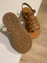 Afbeelding in Gallery-weergave laden, POM D&#39;API plagette sandaal cognac
