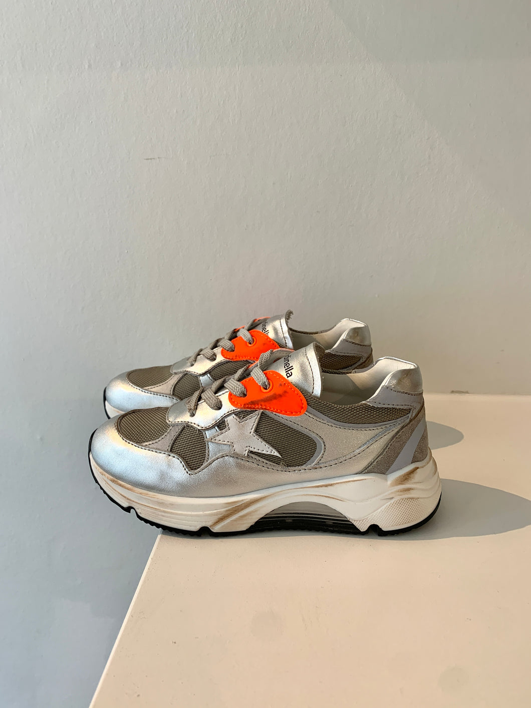 RONDINELLA runner zilver