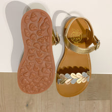 Afbeelding in Gallery-weergave laden, POM D&#39;API sandaal varen metallic
