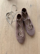Afbeelding in Gallery-weergave laden, ELI veterballerina taupe
