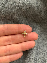 Afbeelding in Gallery-weergave laden, OORBEL strass bloem
