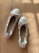 Afbeelding in Gallery-weergave laden, ELI ballerina wit parelstrik
