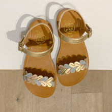 Afbeelding in Gallery-weergave laden, POM D&#39;API sandaal varen metallic
