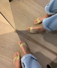 Afbeelding in Gallery-weergave laden, FLO slipper goud vlechtjes
