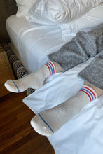 Afbeelding in Gallery-weergave laden, LE BON SHOPPE girlfriend socks leche
