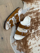 Afbeelding in Gallery-weergave laden, BIRKENSTOCK arizona wol camel
