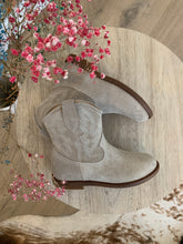 Afbeelding in Gallery-weergave laden, OCRA cowboylaarsje beige
