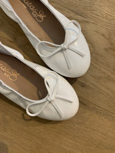 Afbeelding in Gallery-weergave laden, ELI ballerina wit lak
