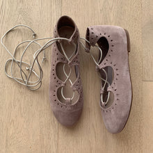 Afbeelding in Gallery-weergave laden, ELI veterballerina taupe
