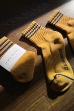 Afbeelding in Gallery-weergave laden, LE BON SHOPPE girlfriend socks gold
