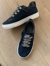 Afbeelding in Gallery-weergave laden, TRIBOO sneaker blauwe nubuck
