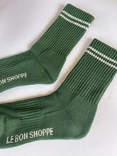 Afbeelding in Gallery-weergave laden, LE BON SHOPPE boyfriend socks moss
