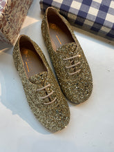 Afbeelding in Gallery-weergave laden, CONFETTI veterschoen goud glitter
