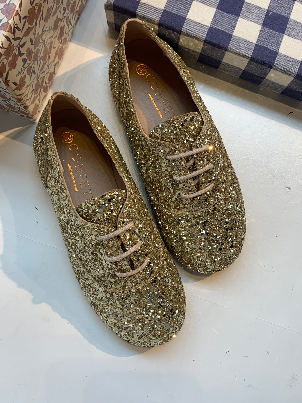 CONFETTI veterschoen goud glitter