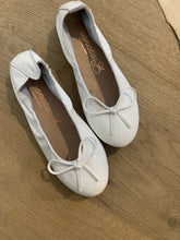 Afbeelding in Gallery-weergave laden, ELI ballerina wit lak
