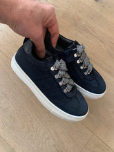 Afbeelding in Gallery-weergave laden, TRIBOO sneaker blauwe nubuck
