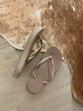 Afbeelding in Gallery-weergave laden, HAVAIANAS flatform slim brons
