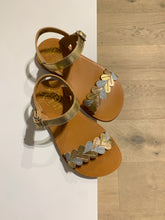Afbeelding in Gallery-weergave laden, POM D&#39;API sandaal varen metallic
